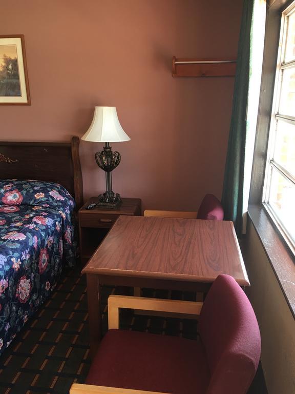 Best Value Inn Motel Sandusky Marianna Buitenkant foto