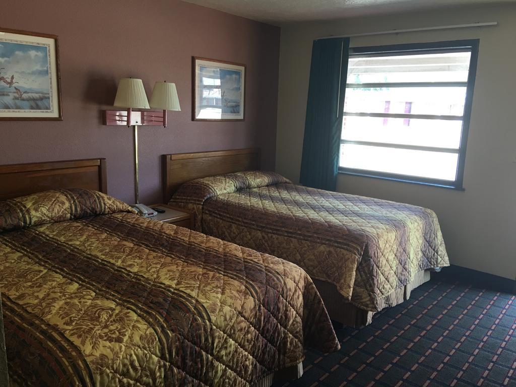 Best Value Inn Motel Sandusky Marianna Buitenkant foto