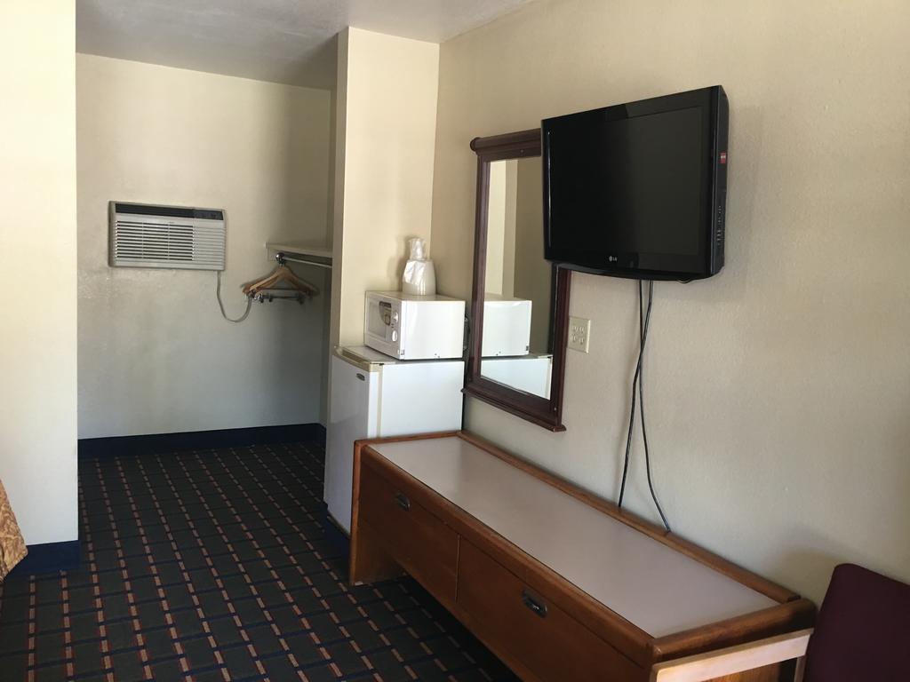 Best Value Inn Motel Sandusky Marianna Buitenkant foto