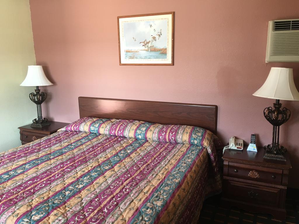 Best Value Inn Motel Sandusky Marianna Buitenkant foto