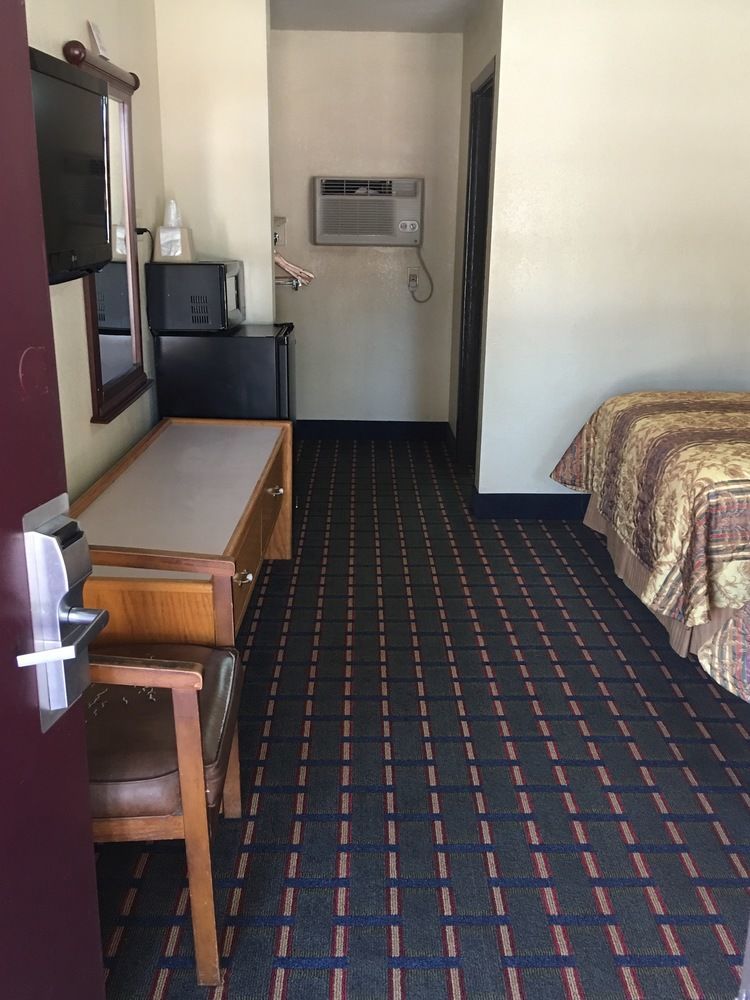 Best Value Inn Motel Sandusky Marianna Buitenkant foto