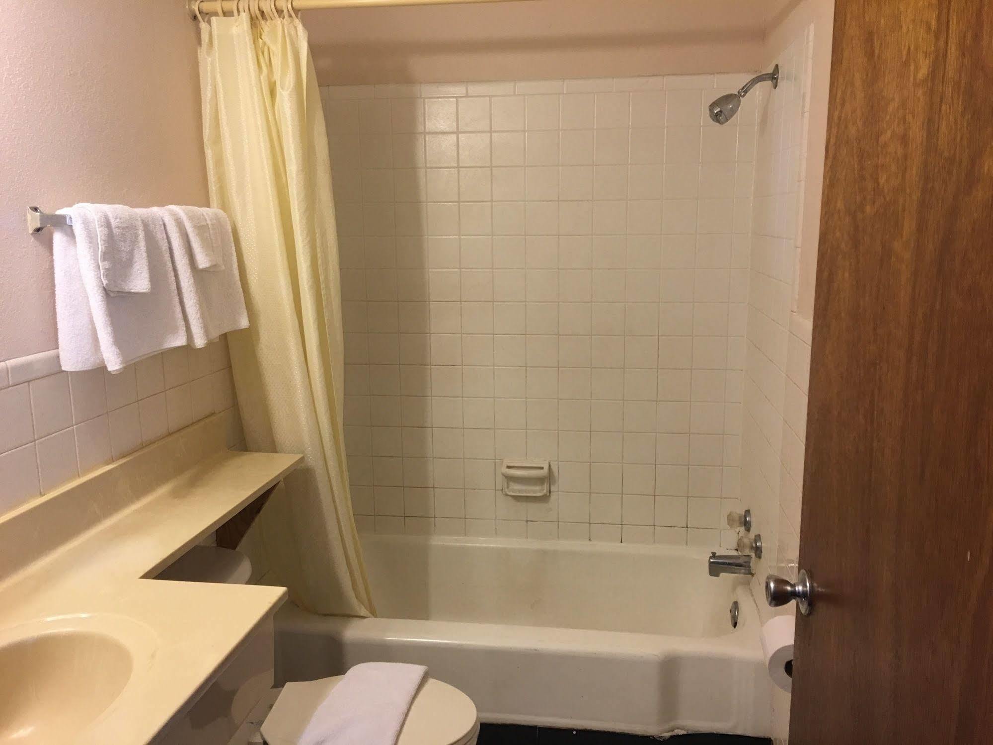 Best Value Inn Motel Sandusky Marianna Buitenkant foto