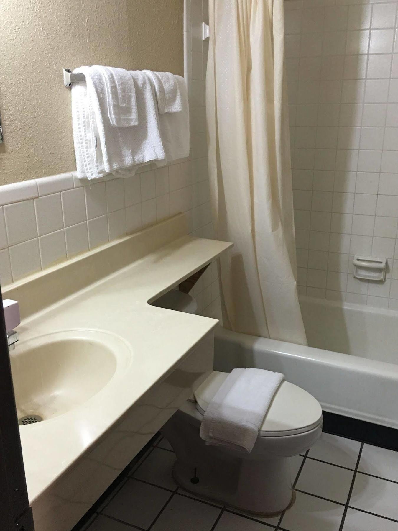 Best Value Inn Motel Sandusky Marianna Buitenkant foto