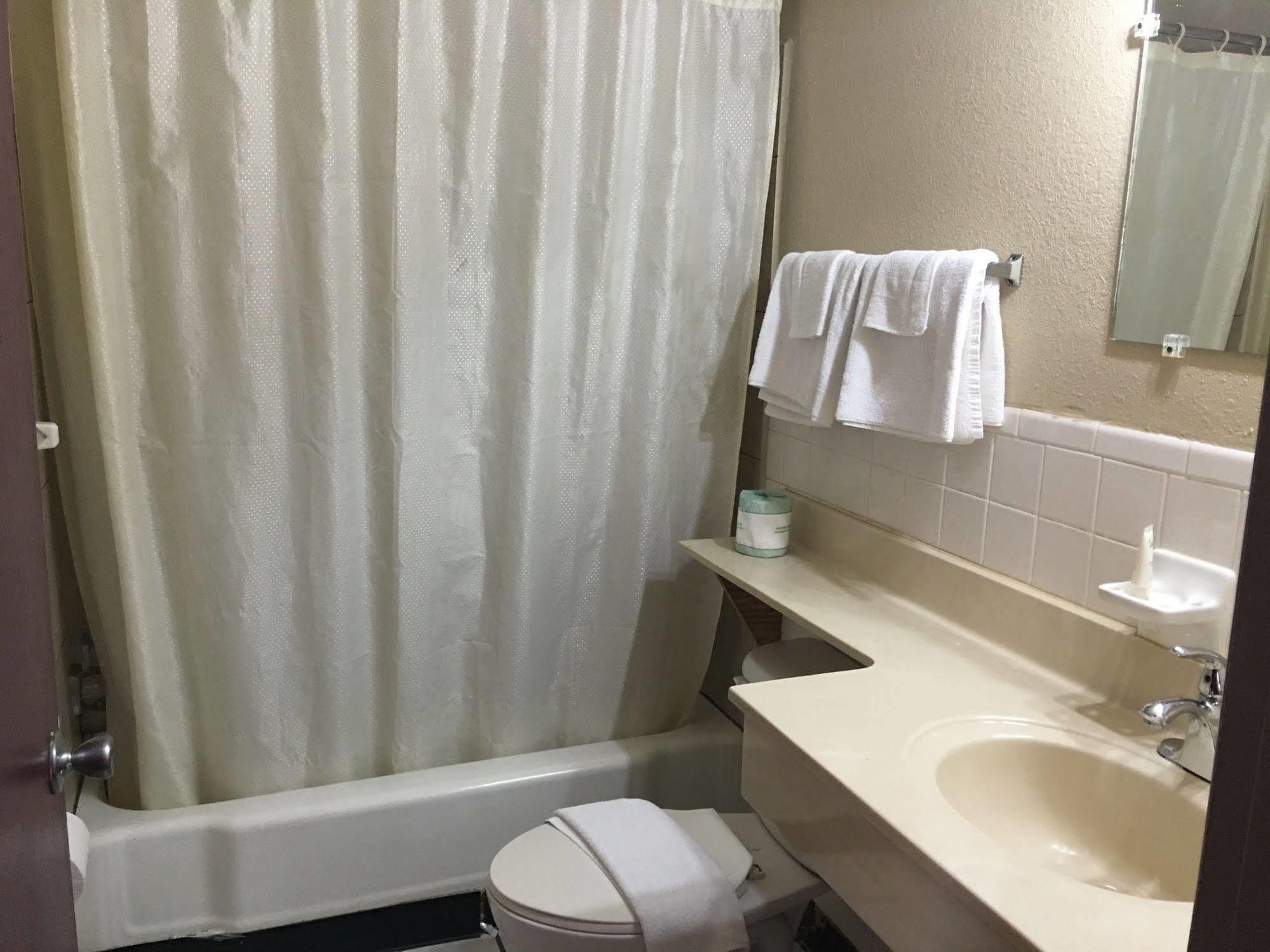 Best Value Inn Motel Sandusky Marianna Buitenkant foto