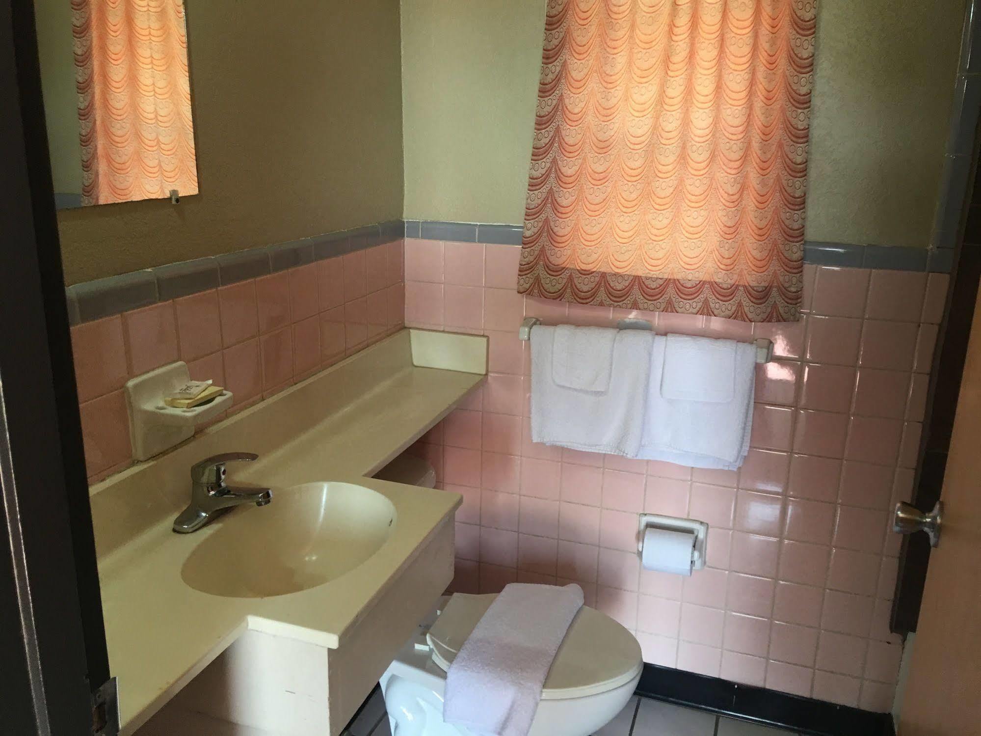 Best Value Inn Motel Sandusky Marianna Buitenkant foto